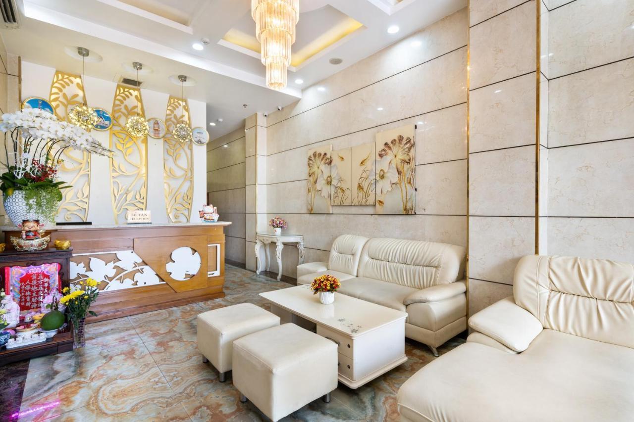Luna Saigon Center 3*